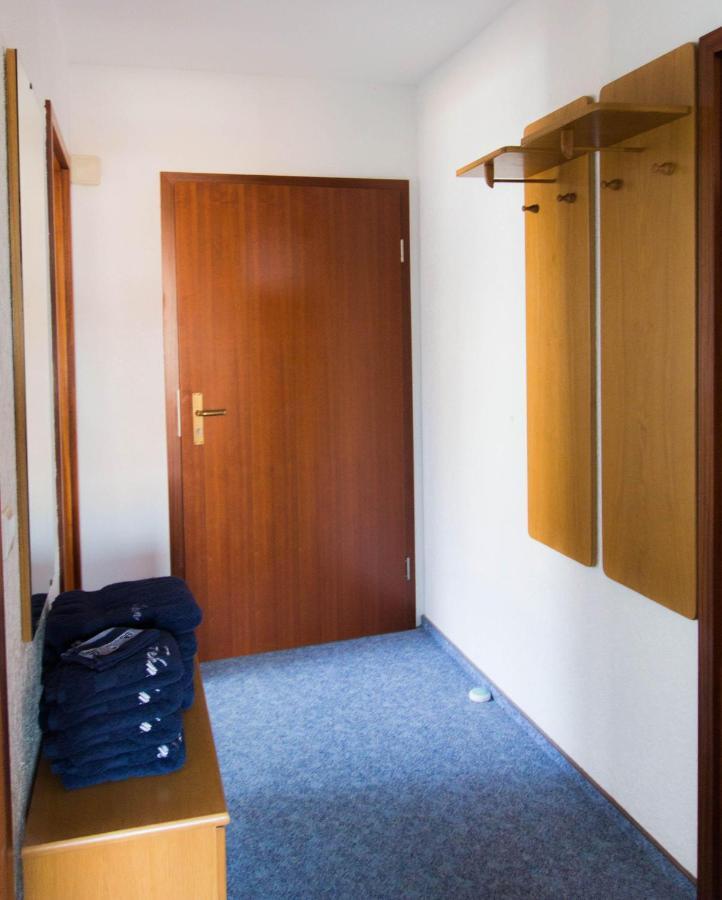 Ferienwohnungen-Neue-Tiefe-Wohnung-Kleiderbuegel Neue Tiefe Fehmarn Екстер'єр фото