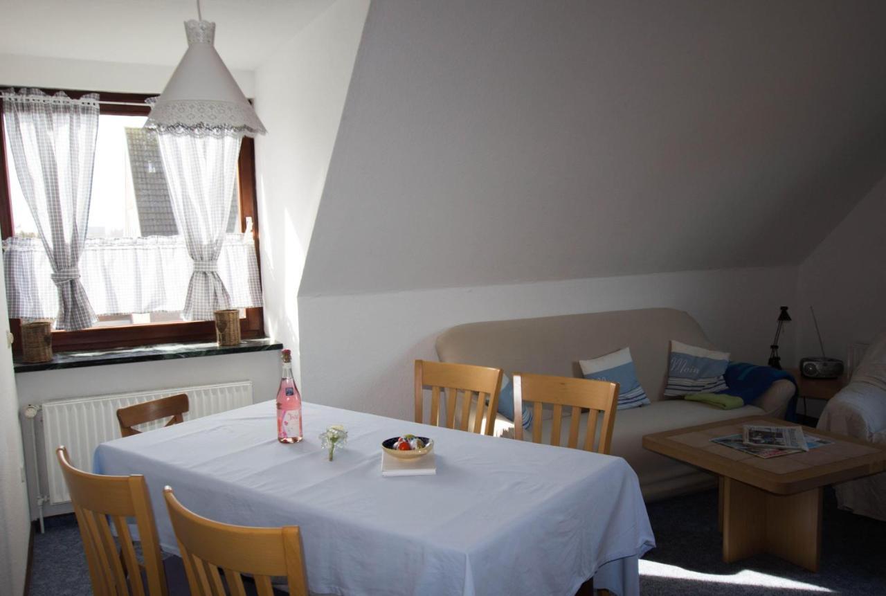 Ferienwohnungen-Neue-Tiefe-Wohnung-Kleiderbuegel Neue Tiefe Fehmarn Екстер'єр фото